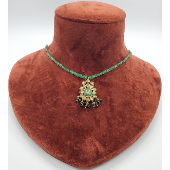 Columbian Emerald 18kt Gold Necklace set in Diamonds - Picture 5 of 8